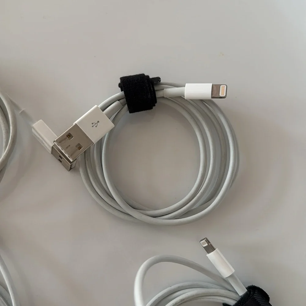 Apple USB 1m Charging Cable Bundle (4)